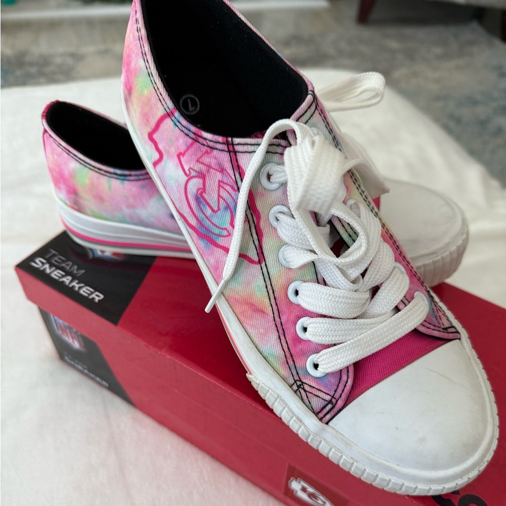 Kansas City Chiefs Women’s FOCO Tie-dye Pastel Sneakers Size 7